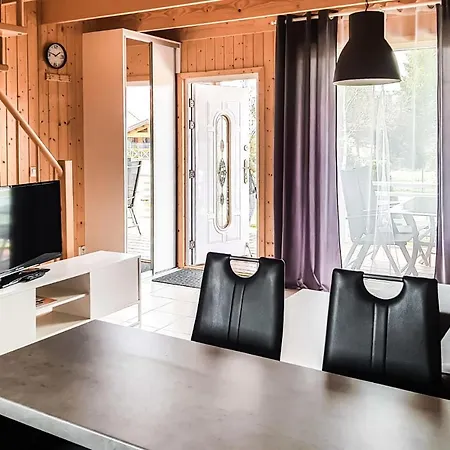 2 Bedroom Gorgeous In Sianożęty