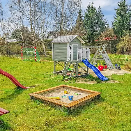 2 Bedroom Gorgeous In *